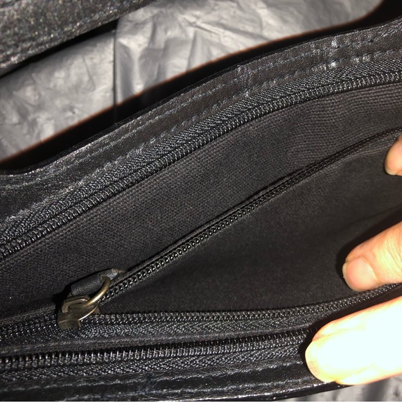 T-Bags Heart Clutch Two Tone Magenta & Black - Picture 8 of 9